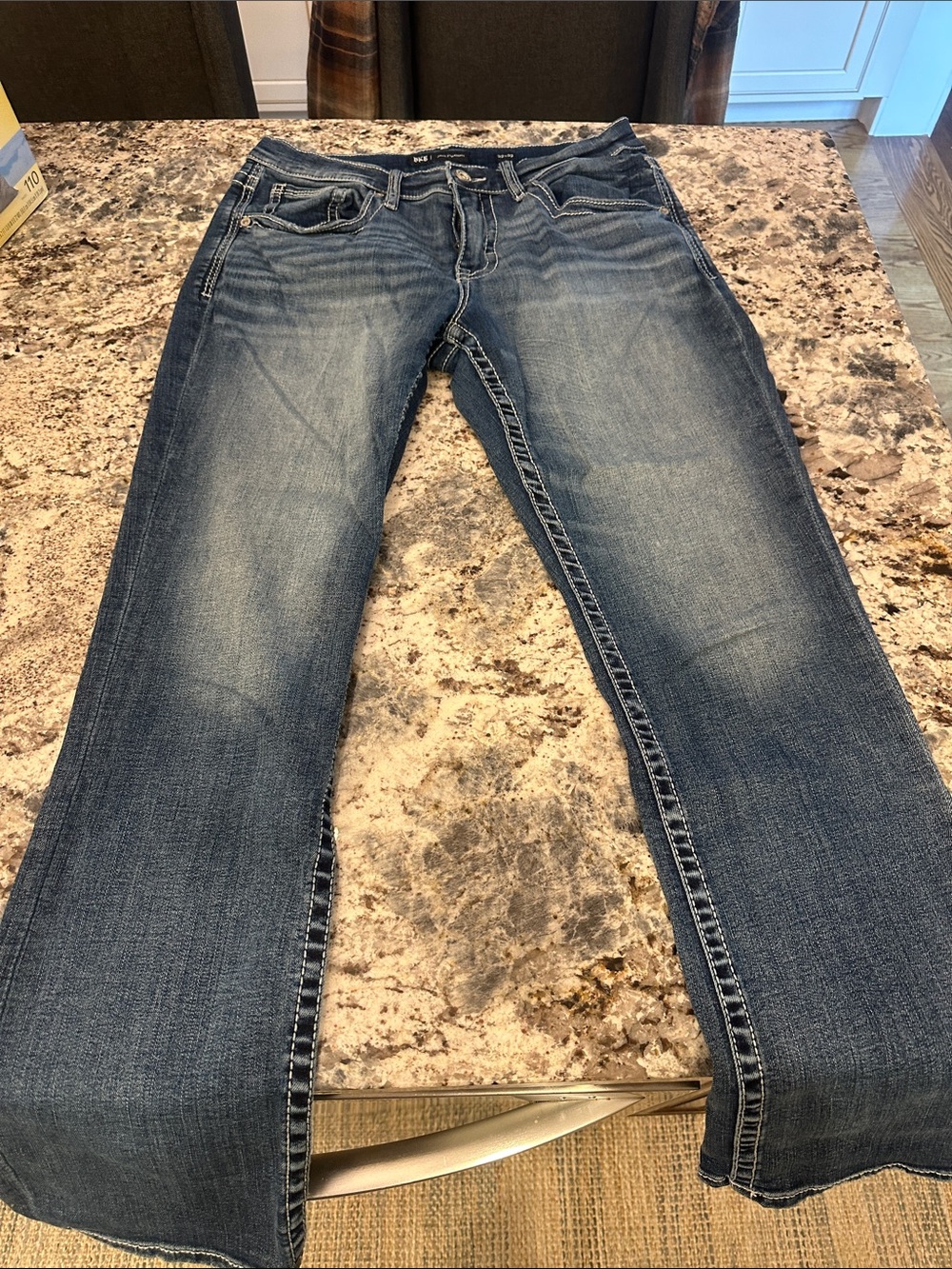 BKE Men’s Dark Blue Straight Jeans with Faded Whiskering